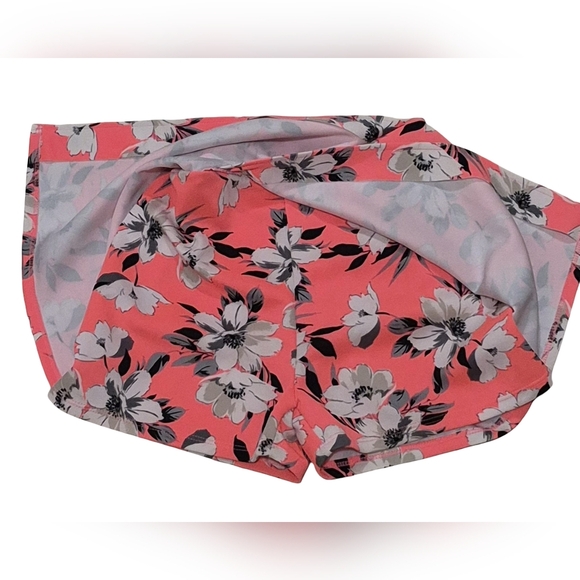 Hollister Pink and Black Skort Vibrant Floral Design - Picture 3 of 6